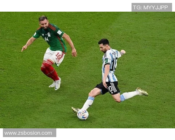 足球明星受伤瞬间高清图片集锦展现运动员拼搏精神与不屈意志